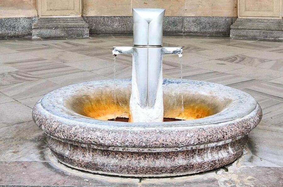Karlovy Vary: Mineral Hot Springs Tasting and Walking Tour - What you learn between sips: therapy stories and city context