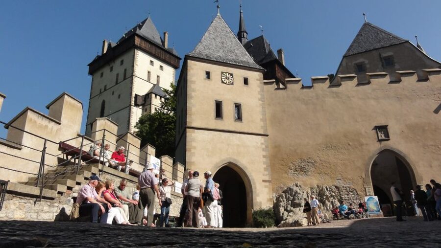 Karlstejn Castle & Crystal Manufactory - Private Tour - The 1 km climb to the castle, plus smart ways to pace the day