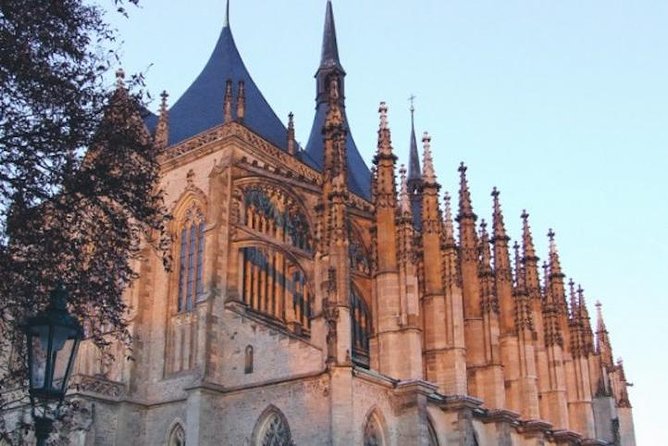 Kutna Hora Day Tour Including Sedlec Ossuary from Prague - Starting at Týnská, then rolling to Praha hlavní nadrazi