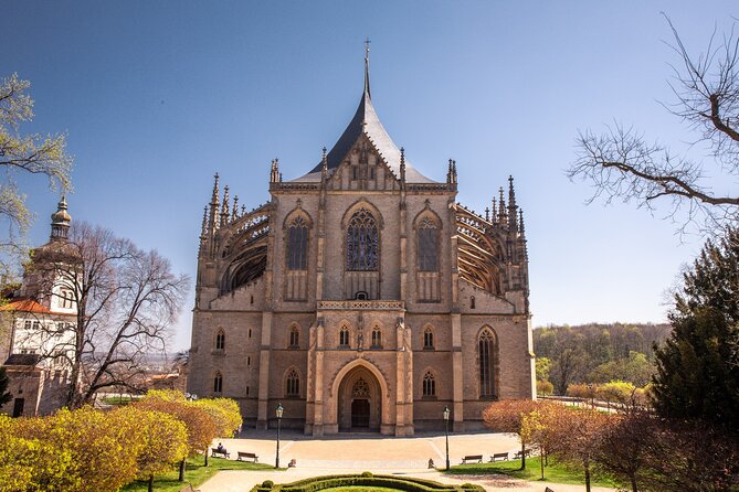 Kutna Hora Private Day Trip from Prague by Train - Why Kutná Hora by train beats a Prague bus day