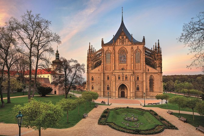 Kutna Hora & St. Barbara Cathedral & Ossuary - Guide Quality and Group Pace, and How to Work With It