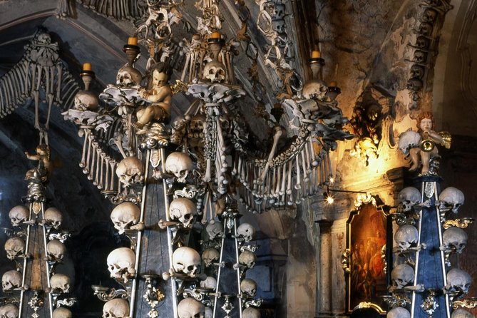 Kutna Hora & St. Barbara Cathedral & Ossuary - Practical Tips for a Smooth Visit (Masks, Shoes, Timing)