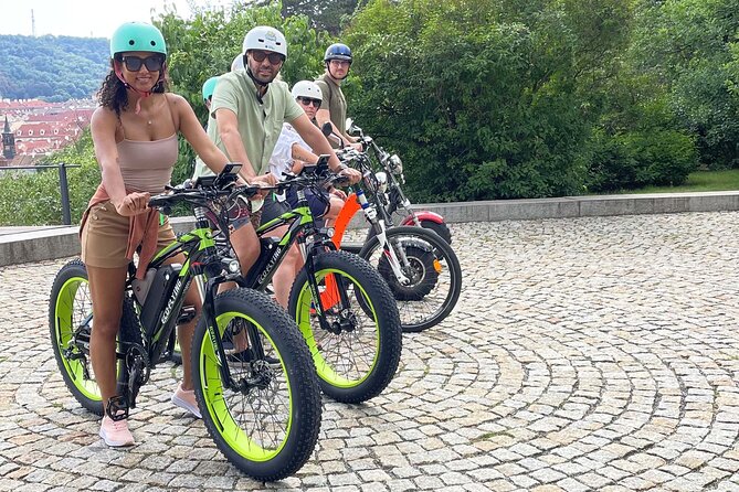 Live-Guided e-Scooter Tour of the Old Town of Prague, 60 min - What a 60-minute e-scooter tour feels like in real terms