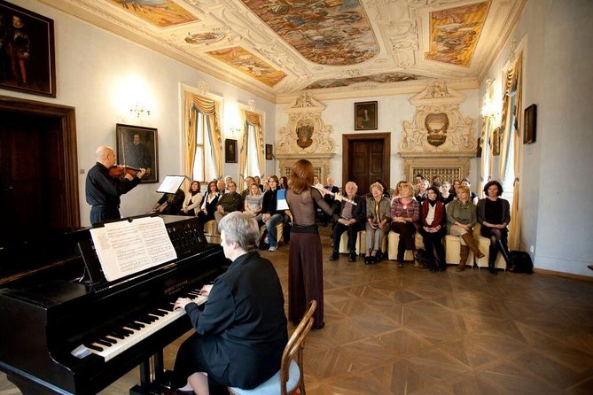 Lobkowicz Palace Concert in Prague Ticket - Finding Lobkowicz Palace Inside Prague Castle (Without Losing Your Mind)