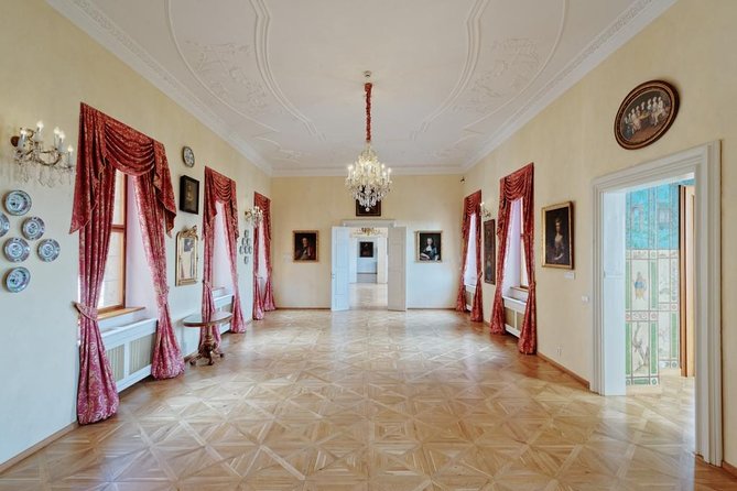 Lobkowicz Palace Museum Entrance Ticket in Prague - The portraits and the family story behind six centuries