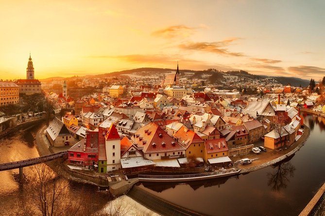 Luxury Private Day trip from Prague to Cesky Krumlov via Hluboka Castle - Český Krumlov old town: UNESCO drama in a small space
