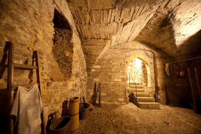 Medieval Underground Tour - Staroměstské náměstí Walk: Getting Your Prague Bearings