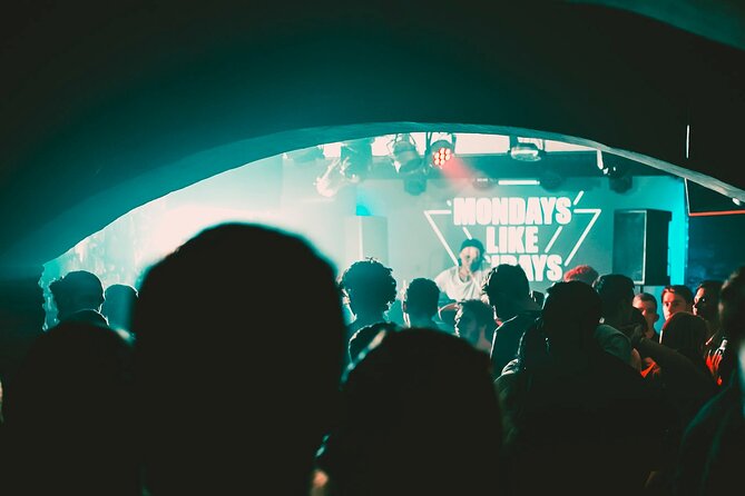 MONDAYS LIKE FRIDAYS - GIRLS 3 FREE DRINKS | Admission Ticket - The girls 3 free drinks offer and how to judge value