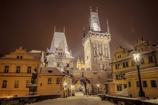 Mystery Tour at Charles Bridge and Prague Castle: Alchemy & Magic - What the small-group setup means for your experience