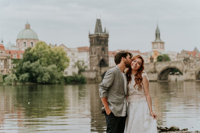 Photographer in Prague - Couple, engagement & portrait photoshoot - What makes the photos look natural, not forced