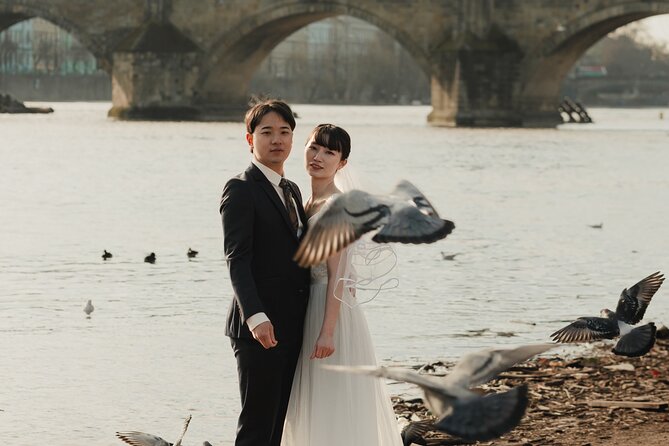 Photographer in Prague, private photoshoot - Mala Strana Streets and Kampa Park for Quieter, Romantic Feel