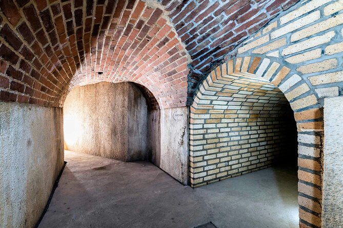Pilsen Historic Underground Tour with a Glass of Beer - Entering the labyrinth: passageways, cellars, and wells
