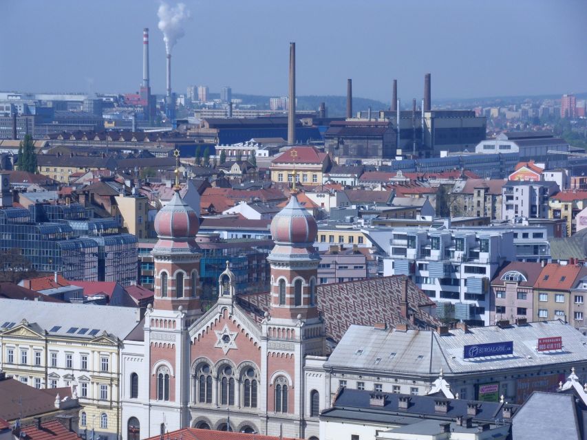 Pilsen: Old Town Gastronomy Tour - Entering St. Bartholomeus Cathedral and its record spire