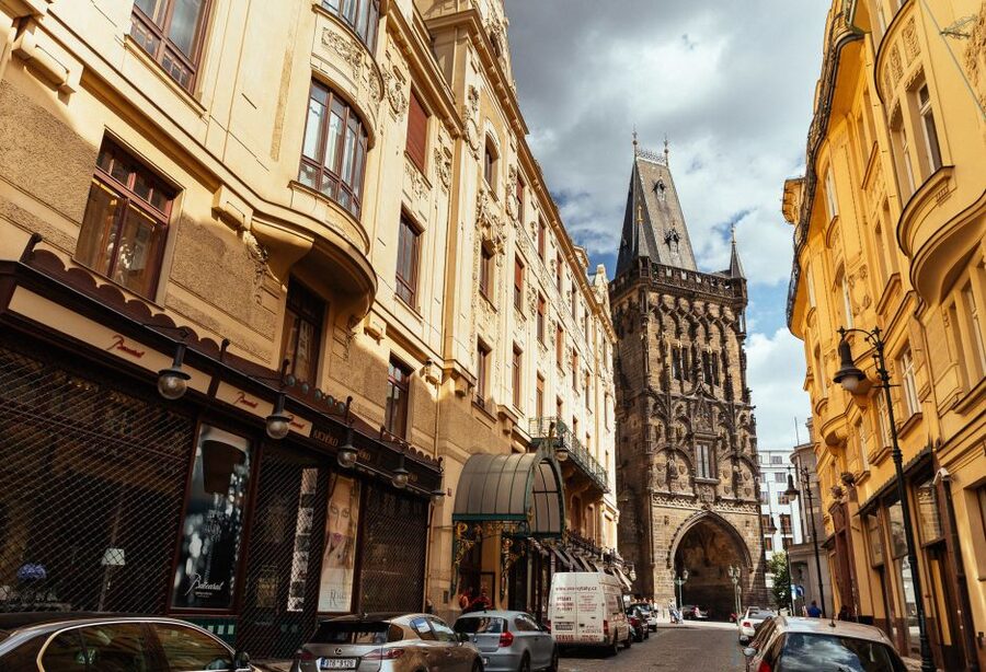 Prague: 1.5-Hour Private Kick-Start Tour with a Local - Finding Cafe Louvre and making the meeting painless
