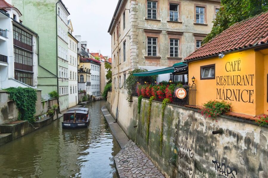 Prague: 1.5-Hour River Boat Cruise and Guided Tour - Key highlights worth your attention
