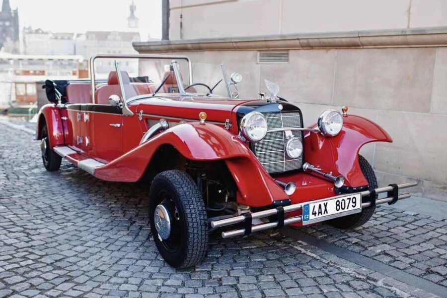 Prague: 1-Hour Private Tour in Vintage Car - Drivers and guides: what “good guiding” looks like on this route