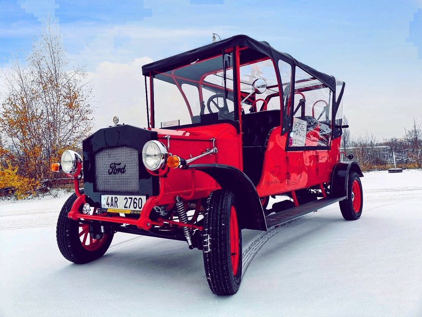 Prague: 1-Hour Vintage Car Tour - Price per group: when this tour feels like value