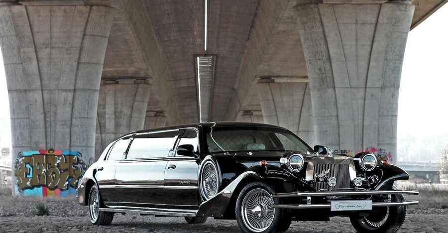 Prague: 1-Hour Vintage Limousine Rental - How This 1-Hour Prague Limo Ride Actually Plays Out