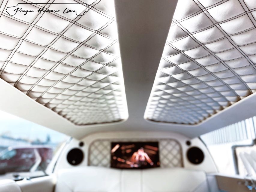 Prague: 1-Hour Vintage Limousine Rental - Prague Castle or Strahov: Your Photo Stop With Big View Power