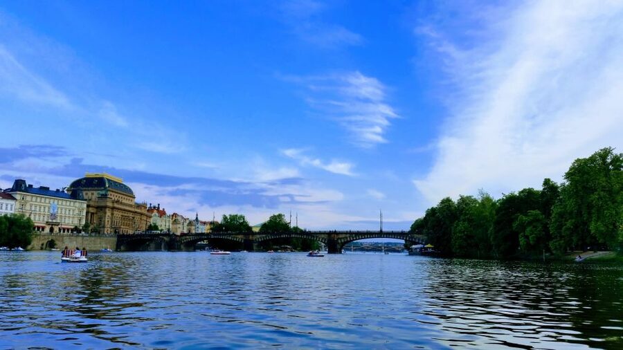 Prague: 2-Hour Lunch Cruise on the Vltava River - Should You Book the Prague Vltava Lunch Cruise?