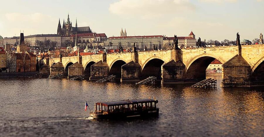Prague: 2 hours city tour + 1 hour boat cruise - The coach route that hits Wenceslas Square to Charles Bridge