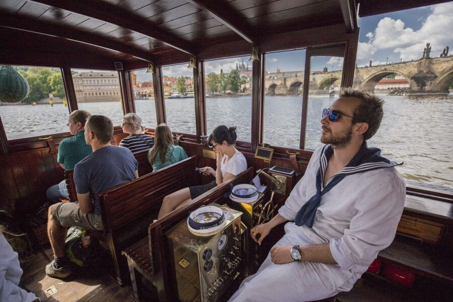 Prague: 3–Hour Castle Grounds Walking Tour and River Cruise - Meeting at Týnská 627/7, Then Prague Starts Moving
