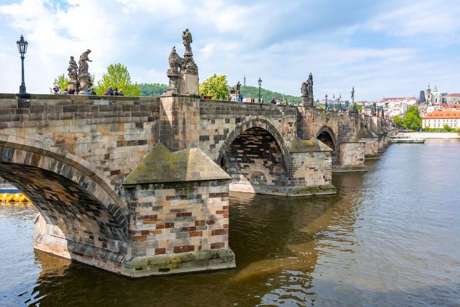 Prague: 3-Hour Old Town and Prague Castle Tour in German - FAQ