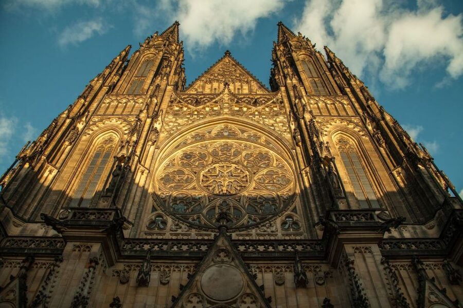 Prague: 3-Hour Old Town and Prague Castle Tour in German - Golden Lane and St. Vitus exteriors: the story-rich finishing loop