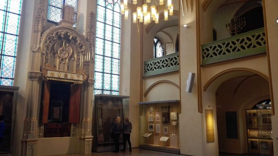Prague: 3-Hour Private Jewish Quarter Tour - Why the Jewish Quarter Works Best With a Real Guide