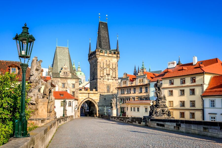 Prague: 4-Hour Segway and Scooter Tour with Lunch and Drinks - Old Town Square and the Jewish Quarter, including the Old-New Synagogue
