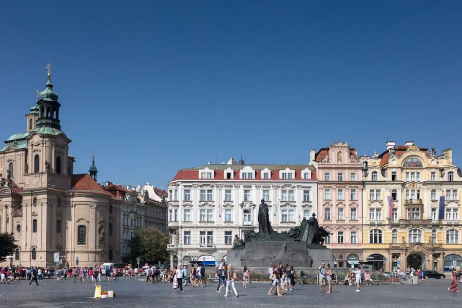 Prague: 4-Hour Segway and Scooter Tour with Lunch and Drinks - Royal Gardens and up to Prague Castle, with changing of guards
