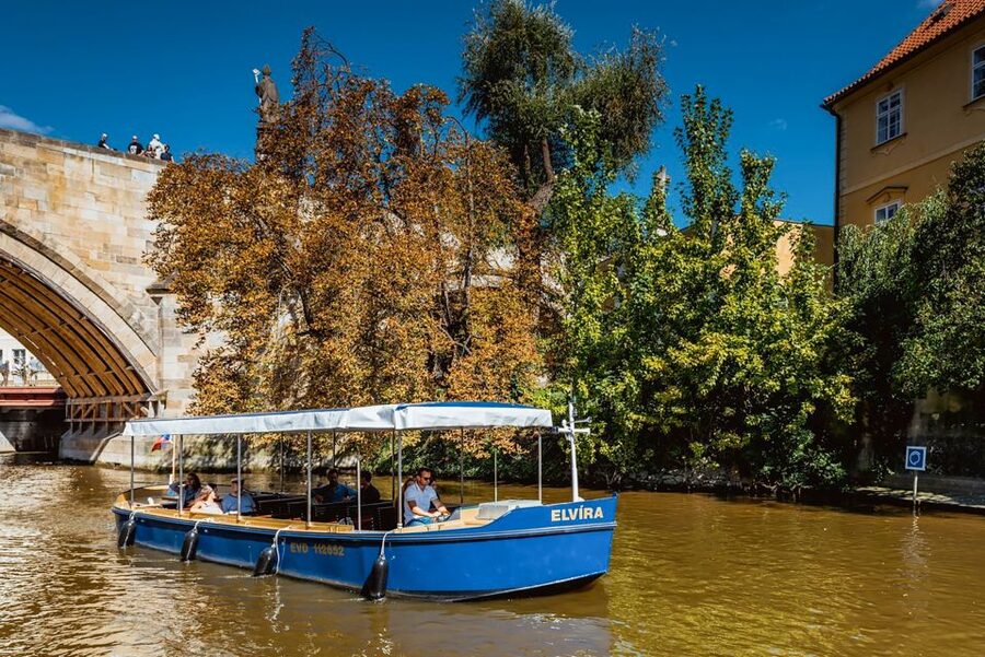 Prague: 45-Minute Sightseeing Cruise to Devil's Channel - Who this cruise is best for, and who should skip it