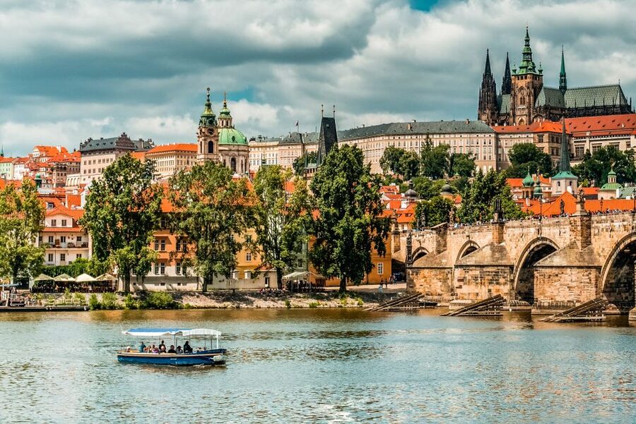 Prague: 45-Minute Sightseeing Cruise to Devil's Channel - Where the tour actually starts: Čech Bridge and the pier details that matter