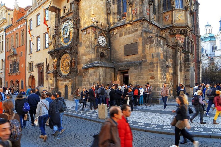 Prague: 6-Hour City Tour including Cruise and Lunch - A 6-hour Prague loop that respects your energy