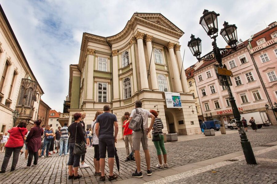Prague: 6-Hour City Tour including Cruise and Lunch - Prague Castle by tram, then St. Vitus Cathedral as the finale