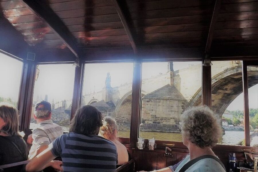 Prague: 6-Hour Tour with River Boat Cruise and Lunch - Starting at Get Prague Guide, and why the location matters