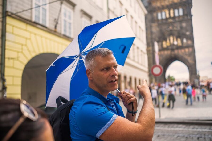 Prague: 6-Hour Tour with River Boat Cruise and Lunch - Prague Castle Complex area: views and story-led walking
