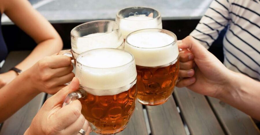 Prague: Afternoon Beer Cruise with Drinks Included - A 45-minute Vltava beer run from Old Town