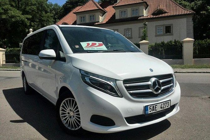 PRAGUE AIRPORT - CITY TRANSFERS in Spanish - El extra que atrae: tour de sightseeing gratis para clientes