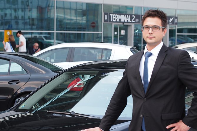 Prague Airport Shared Arrival Transfer - Timing, Traffic, and Shared-Group Realities
