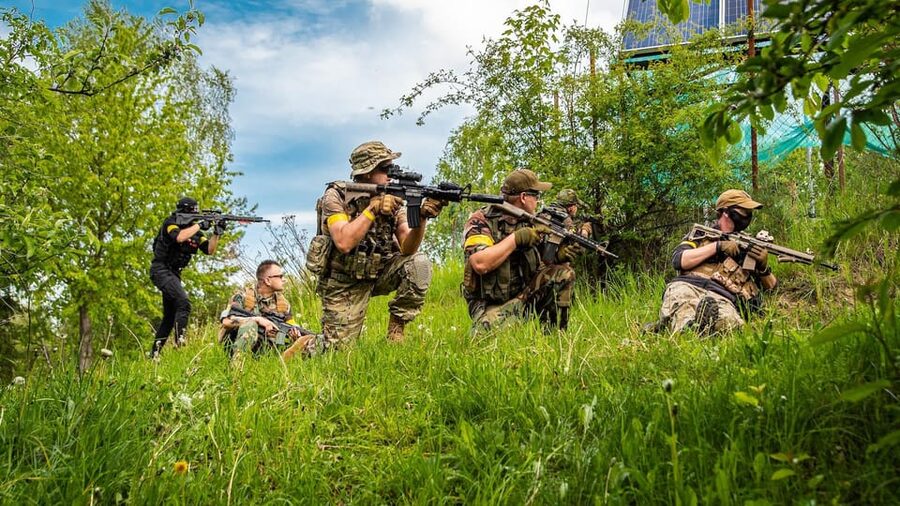 PRAGUE AIRSOFT SHOOTING GAMES - Instructor Language and Team Pace: What Helps You Feel Confident