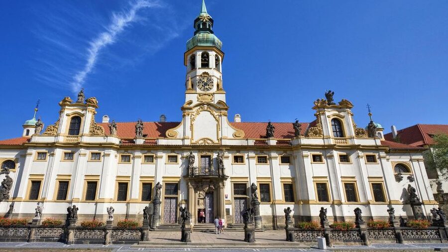 Prague Audioguide - TravelMate app for your smartphone - Setup that takes minutes: app download and activation code