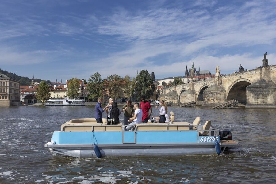 Prague: Beer Boat Tour - Drinks that change the value: Budvar beer, Prosecco, or cider