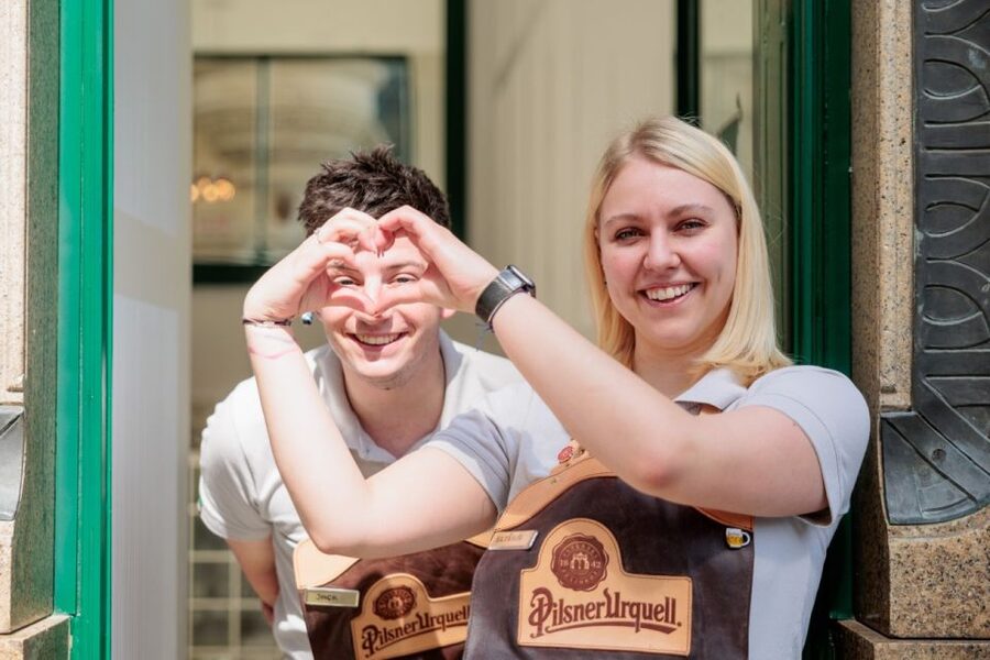 Prague: Beer Pouring Class at Pilsner Urquell Experience - Learning the Three Pours: Hladinka, Šnyt, and Mlíko