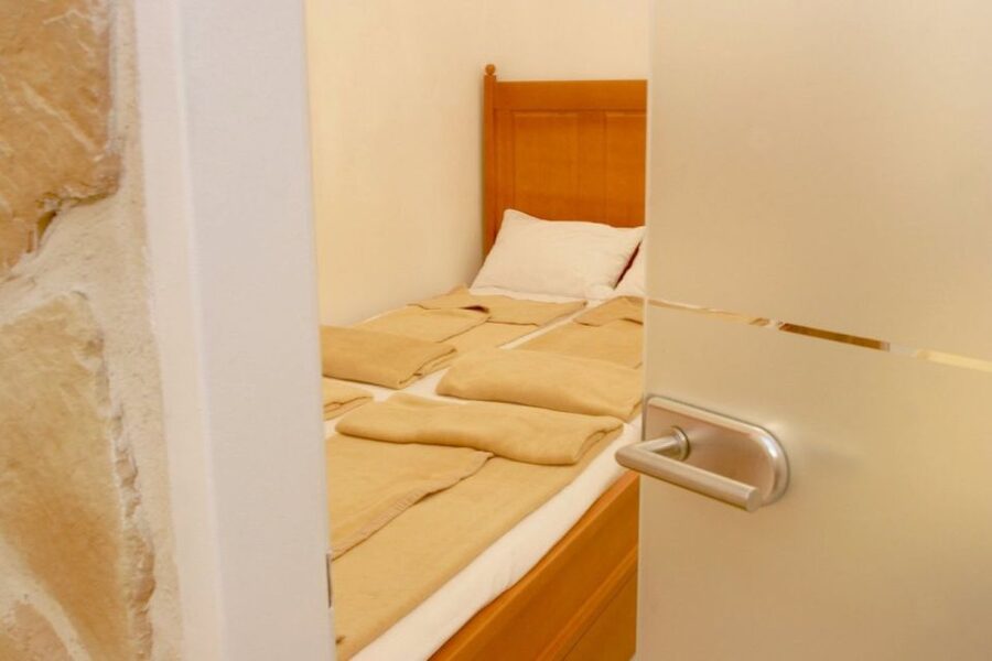 Prague: Beer Spa Bernard with Beer and Massage Option - Check-in to private room: what the staff actually does