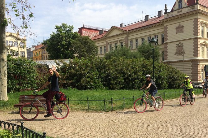 Prague Bike Tour - Stunning Viewpoints, Castle, City & Park - Timing, Weather, and How to Prepare for a Smooth Ride