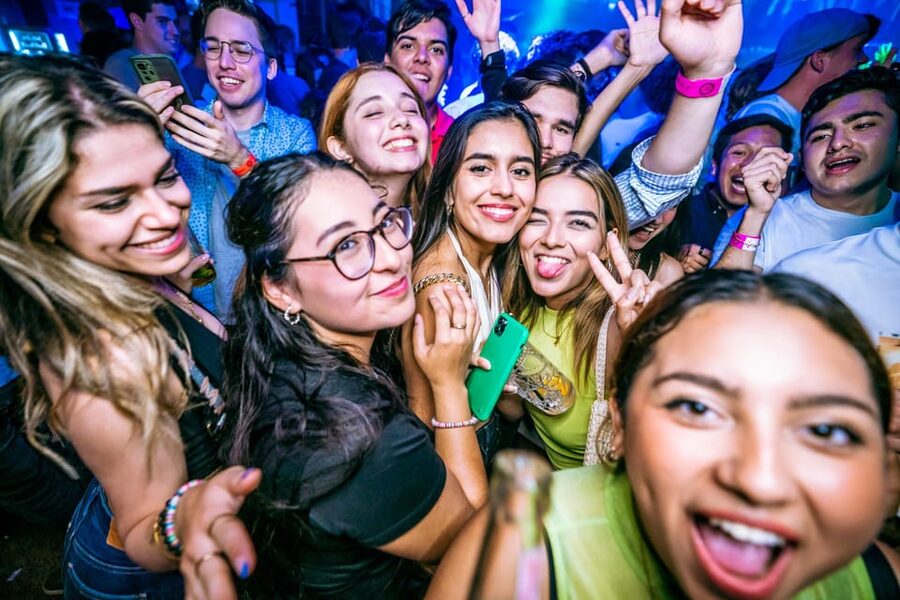 Prague: Boat Party with Unlimited Drinks & After Party Entry - Picking the right ticket for unlimited drinks, and avoiding the common mix-ups