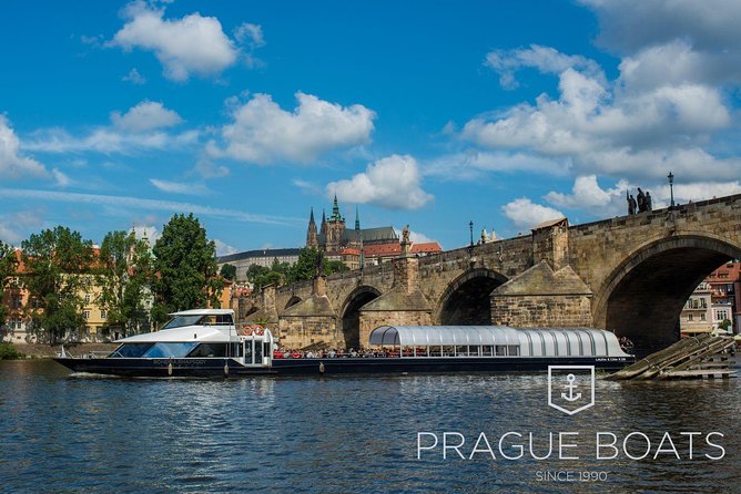 Prague Boats 2-hour Lunch Cruise - Live Music and Onboard Comfort: Clean Boat, Accordion Energy