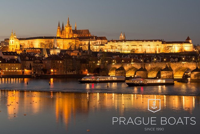 Prague Boats 3-hours Crystal Dinner Cruise - The “3 hours, 7pm” sweet spot on the Vltava