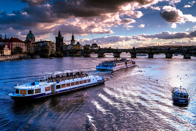 PRAGUE BOATS: 50-Minute Sightseeing Cruise - Audio Guide and Wi-Fi: What the Narration Actually Does